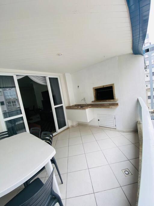 Apto A 100M Da Praia Central Balneario Camboriu Exterior photo
